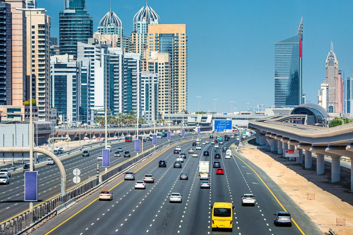 Dubai Holding and RTA sign AED 6 billion deal to improve transport and mobility