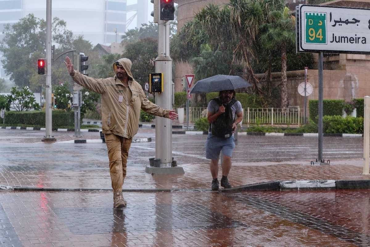 Dubai Police efforts during today's storm