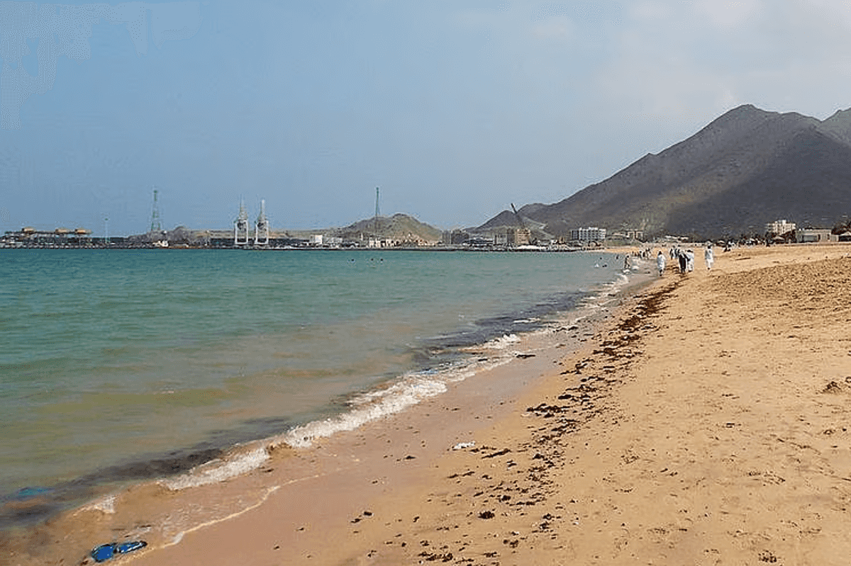 Swimming suspended at UAE’s Khor Fakkan beach following oil spill