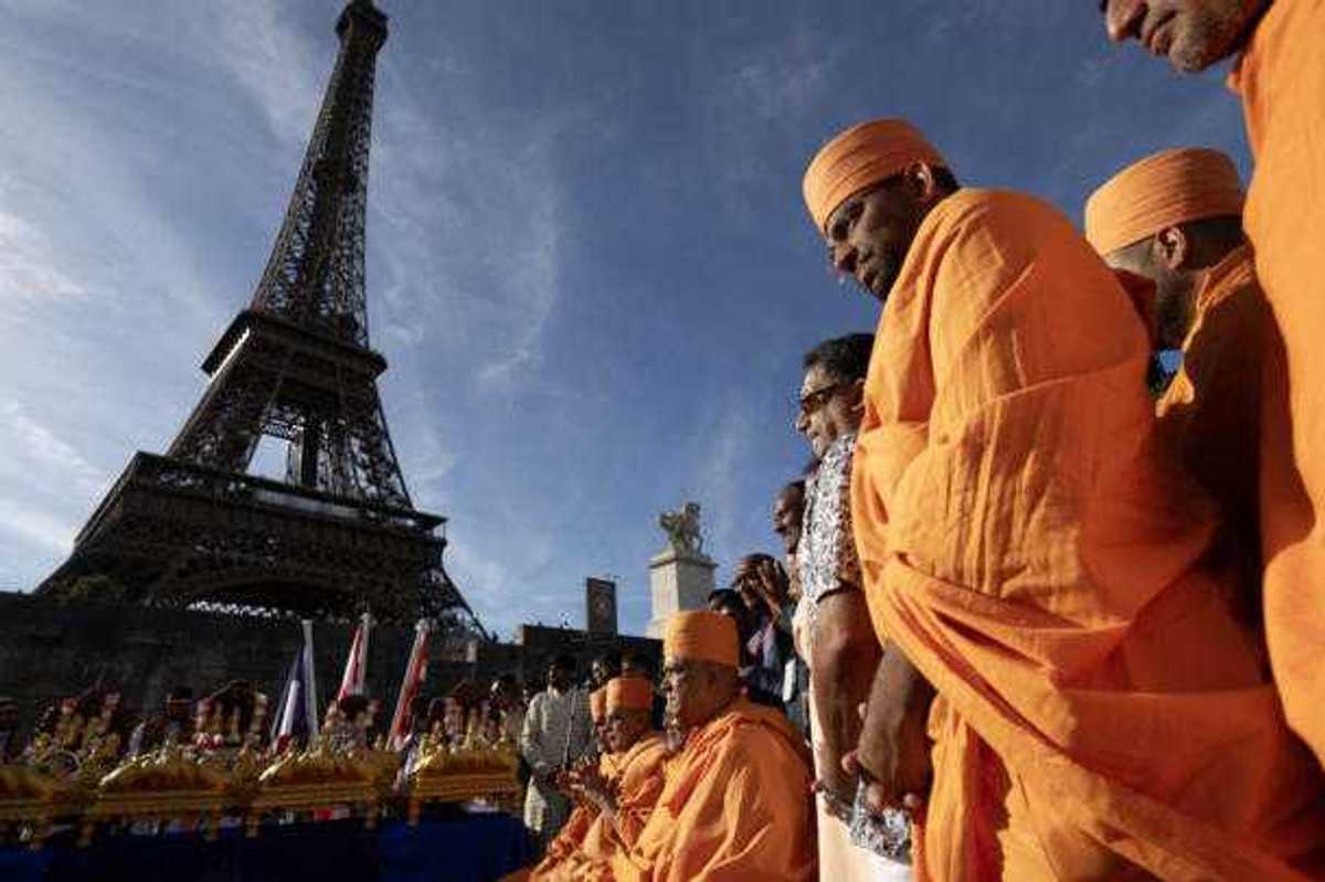 Eiffel Tower shuts down as staff strike over female employees being sidelined for Hindu delegation
