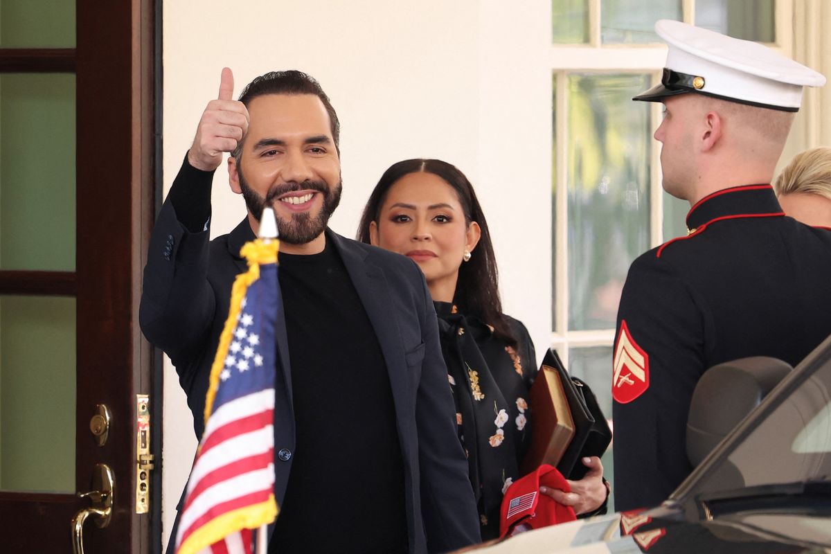 El Salvador offers to swap US deportees with Venezuela