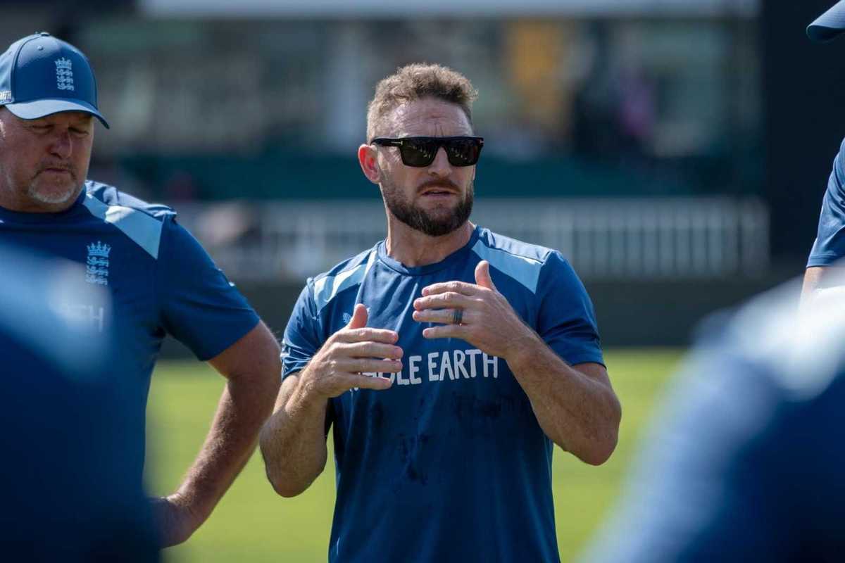 McCullum believes England can learn from Shadab's knock