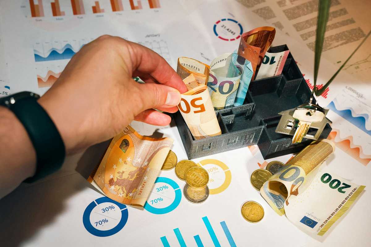 Pakistan’s REER index falls to 96.6 in June