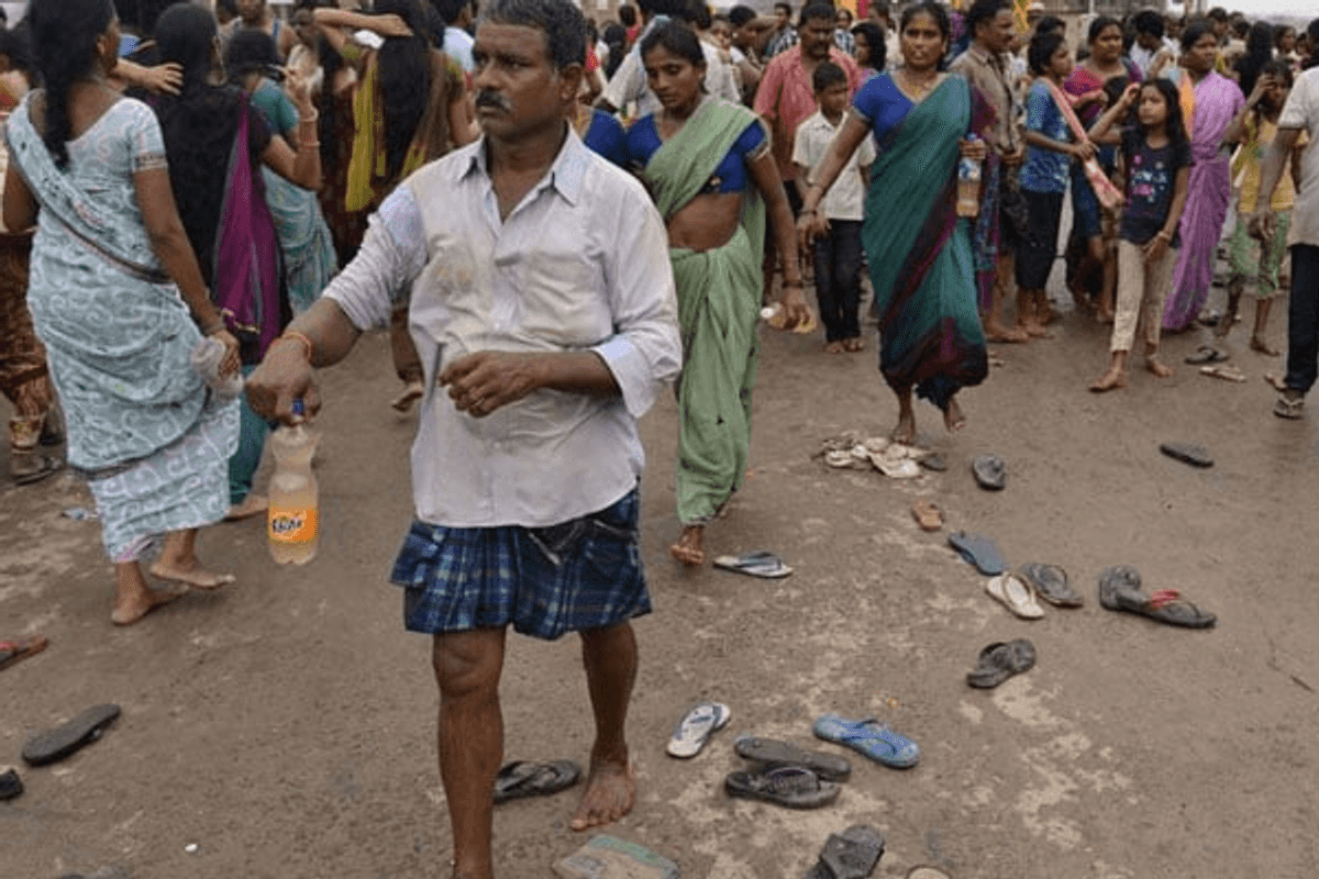 Six crushed to death in India temple stampede