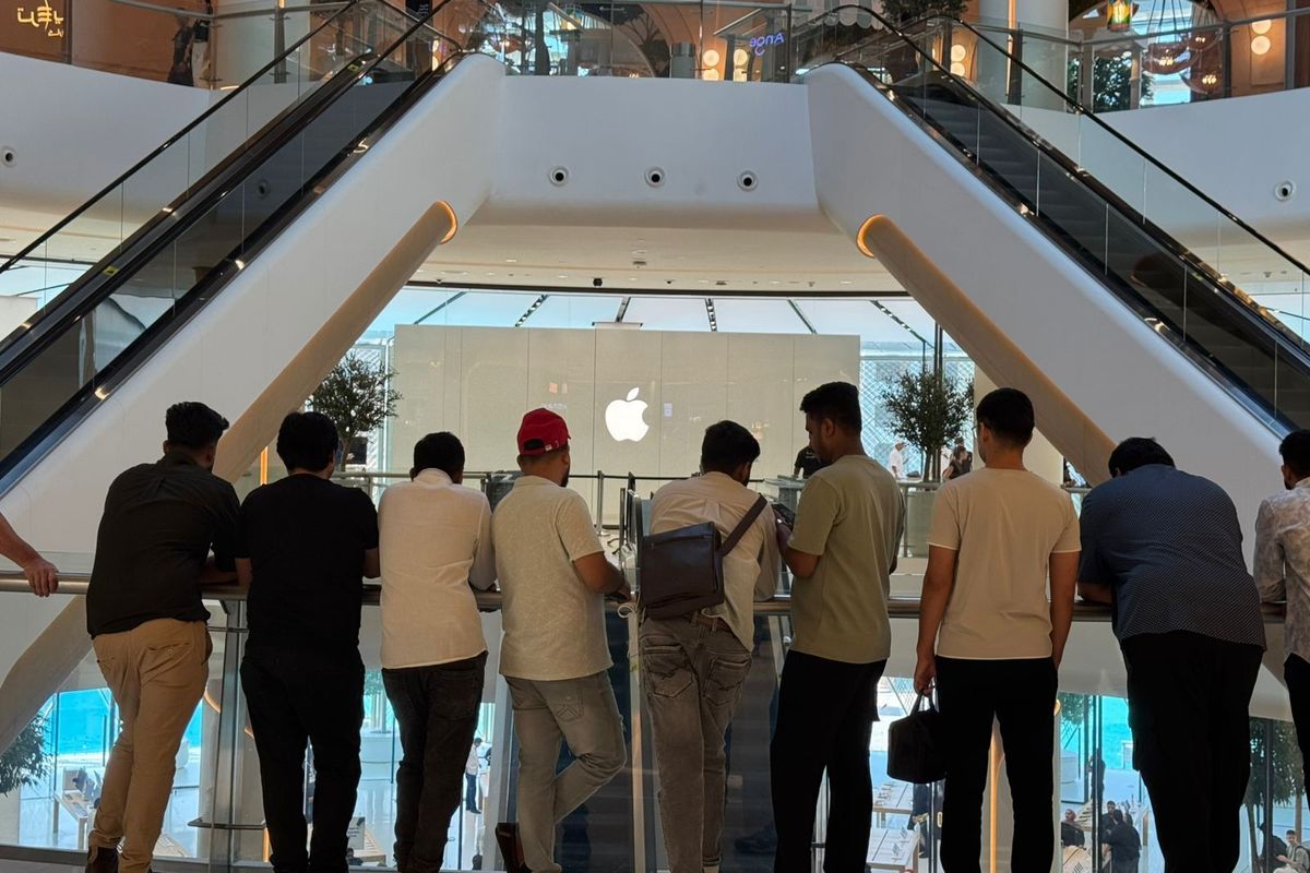 Apple iPhone 16 launch in UAE: Tight security, high expectations, and scalpers