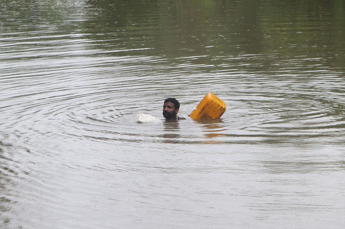 Dam breach in Punjab city forces mass evacuations, floods farmland in Pakistan