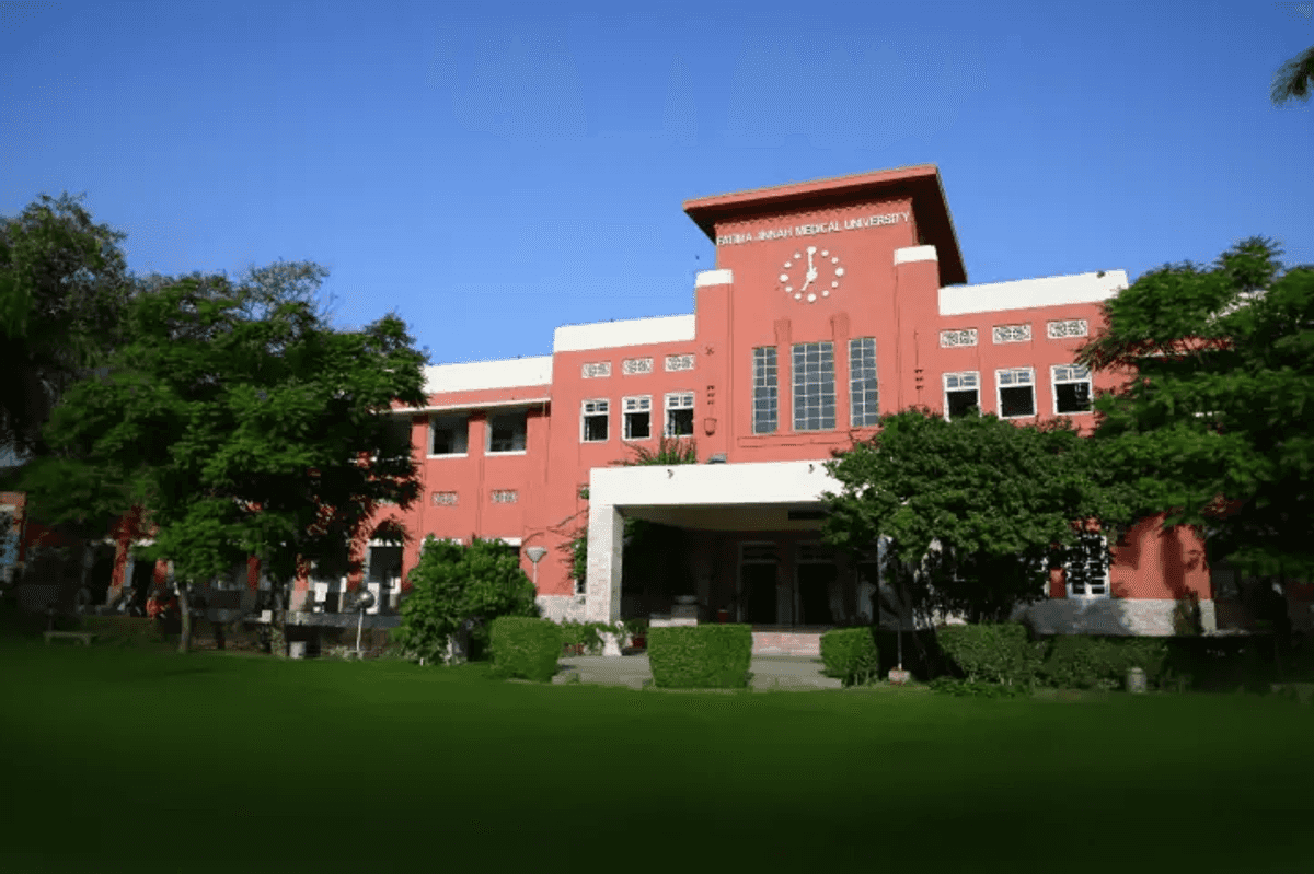 Final-year medical student dies in suspected suicide in Pakistan