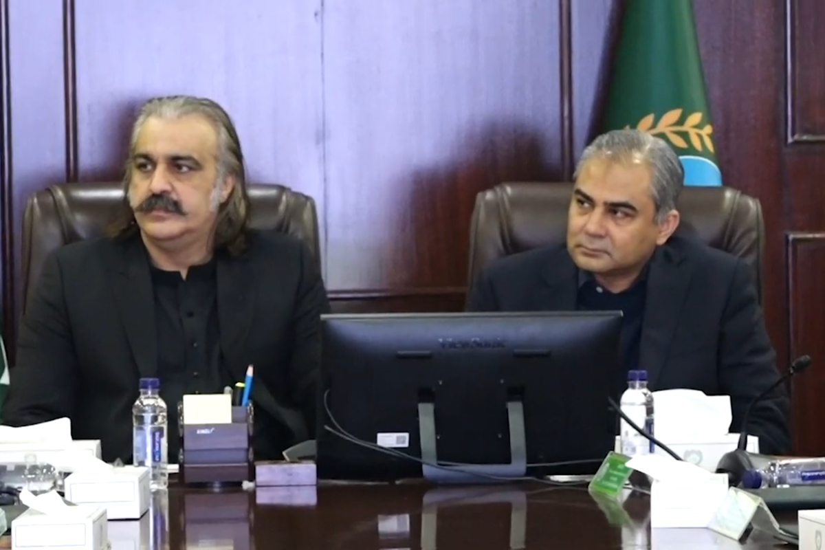 Northwest Pakistan province's top committee orders removal of private bunkers, weapons after tribal violence