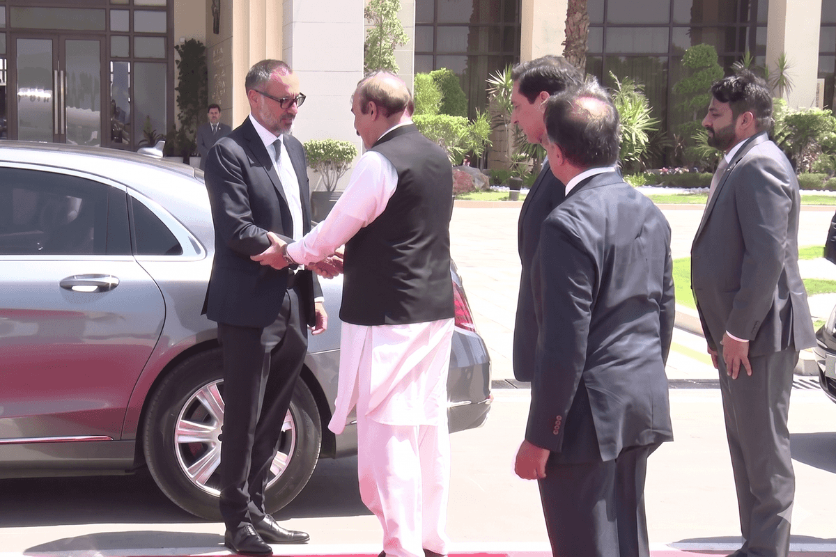 Prince Rahim Aga Khan concludes Pakistan visit, departs from Islamabad