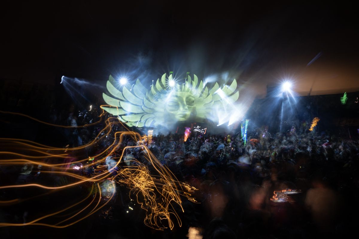 Glastonbury 2025 tickets sell out in 35 minutes