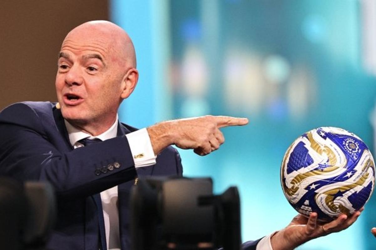 FIFA chief welcomes presence of female fans at Iranian Cup match