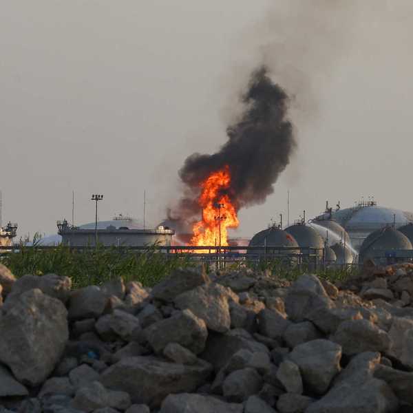 Houthis claim strikes on Riyadh airport and refinery as Pakistan and Turkey pledge rapid troop deployment