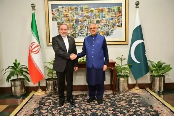 Pakistan, Iran foreign ministers stress dialogue in call on regional tensions