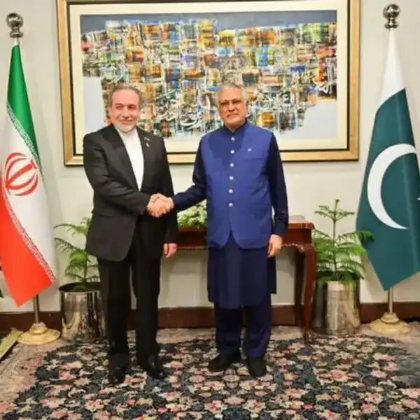 Pakistan, Iran foreign ministers stress dialogue in call on regional tensions