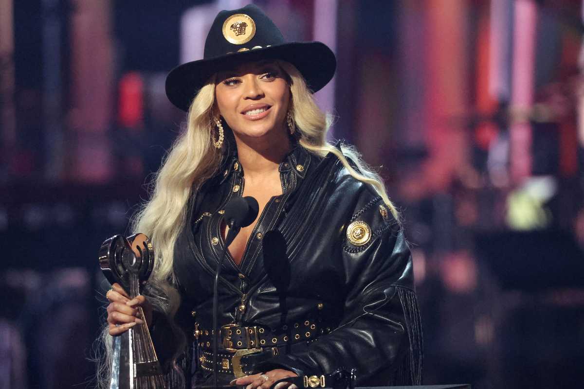 Beyonce to headline halftime during NFL Christmas game