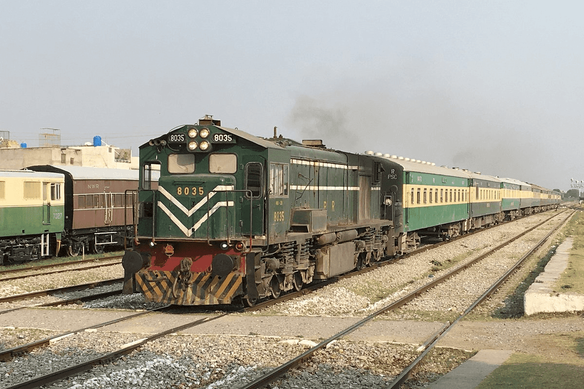 Pakistan pushes to begin ML-1 Karachi-Rohri railway upgrade in 2026 with ADB funding