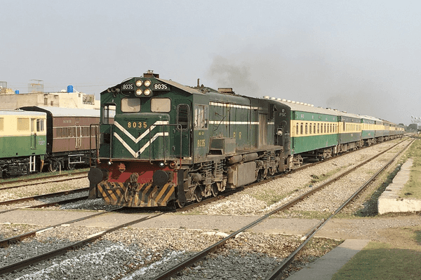Pakistan Railways reports 164 major accidents and 169 deaths over five years