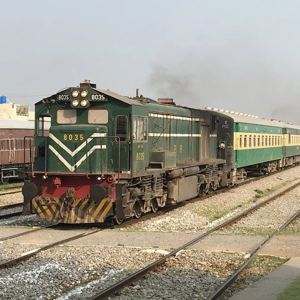 Pakistan struggles with rail safety as 125 freight trains derailed since 2021