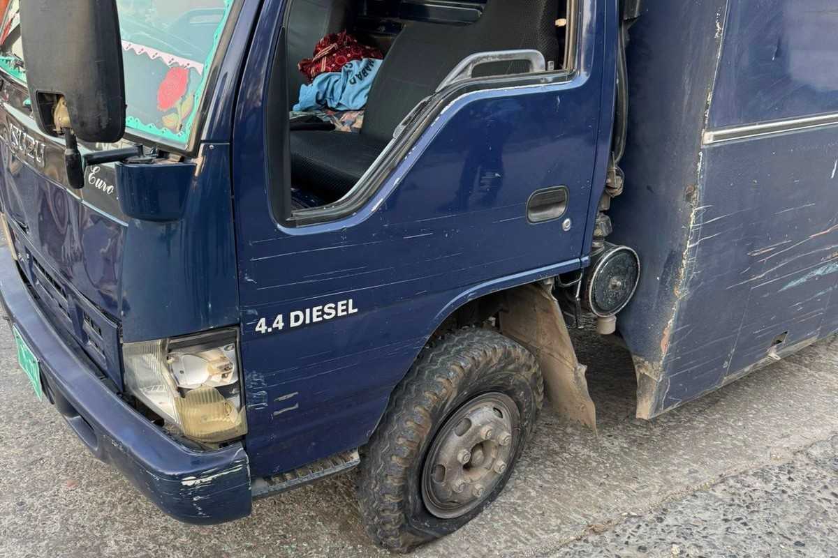 6 police officers killed in attack on training center in Northwest Pakistan