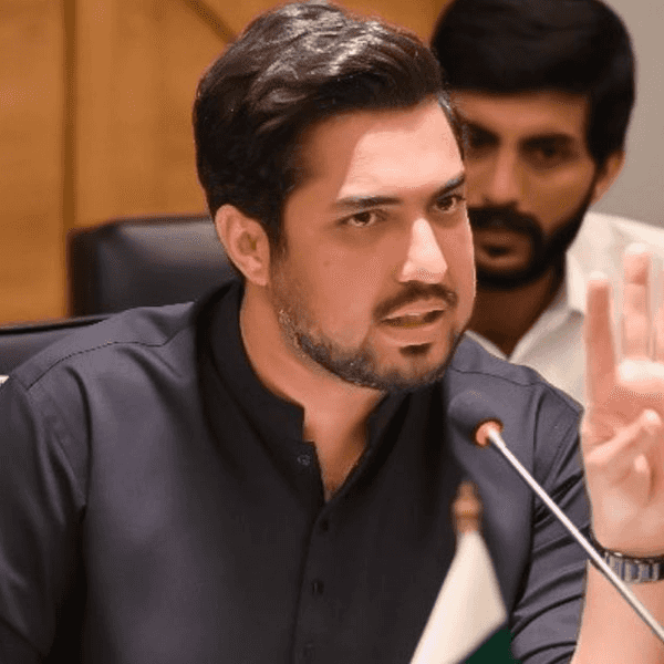 Karachi court grants bail to anchorperson Iqrarul Hassan