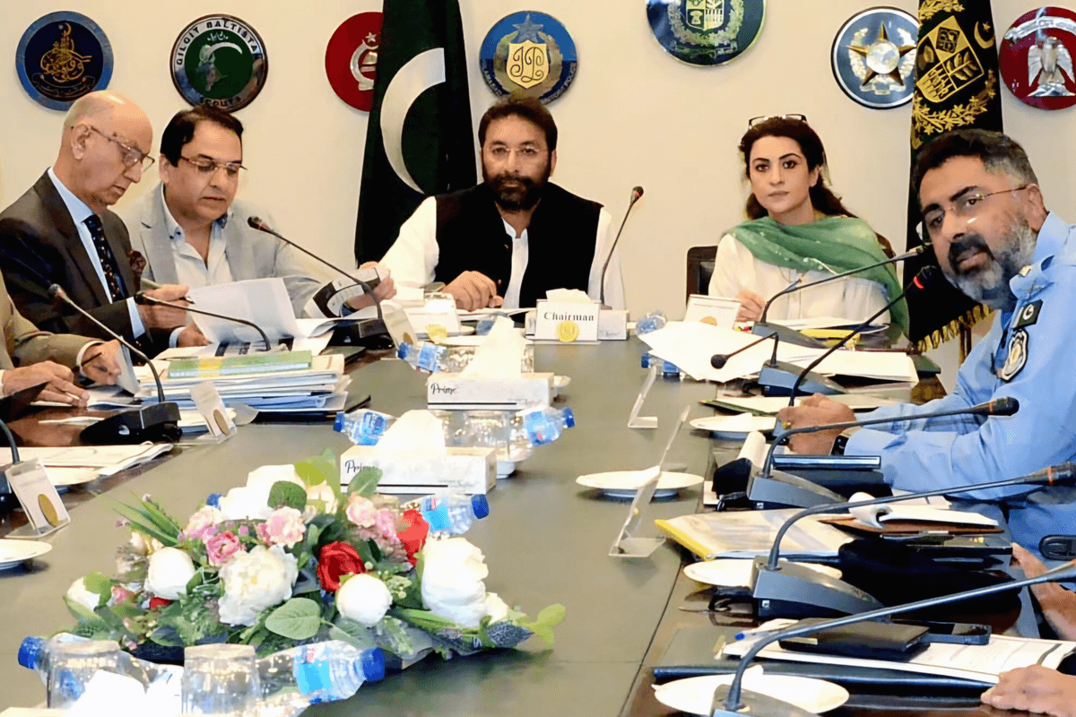 Pakistan has deported 12,000 Afghans using fraudulent passports, says federal official