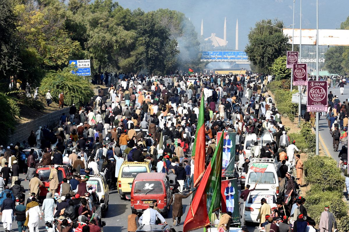 Pakistan jails 13 opposition supporters under new protest law