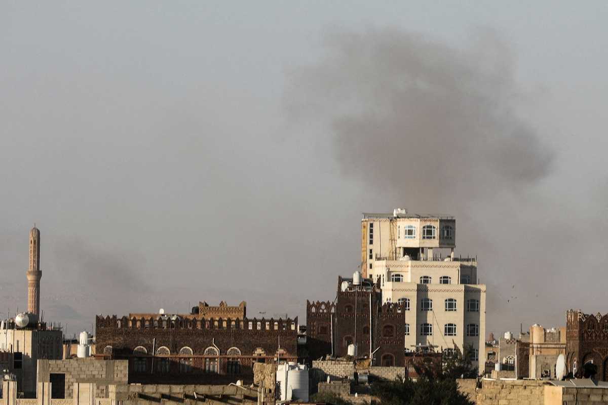 Saudi airstrikes on Yemen's Taiz cause dozens of casualties: Houthis
