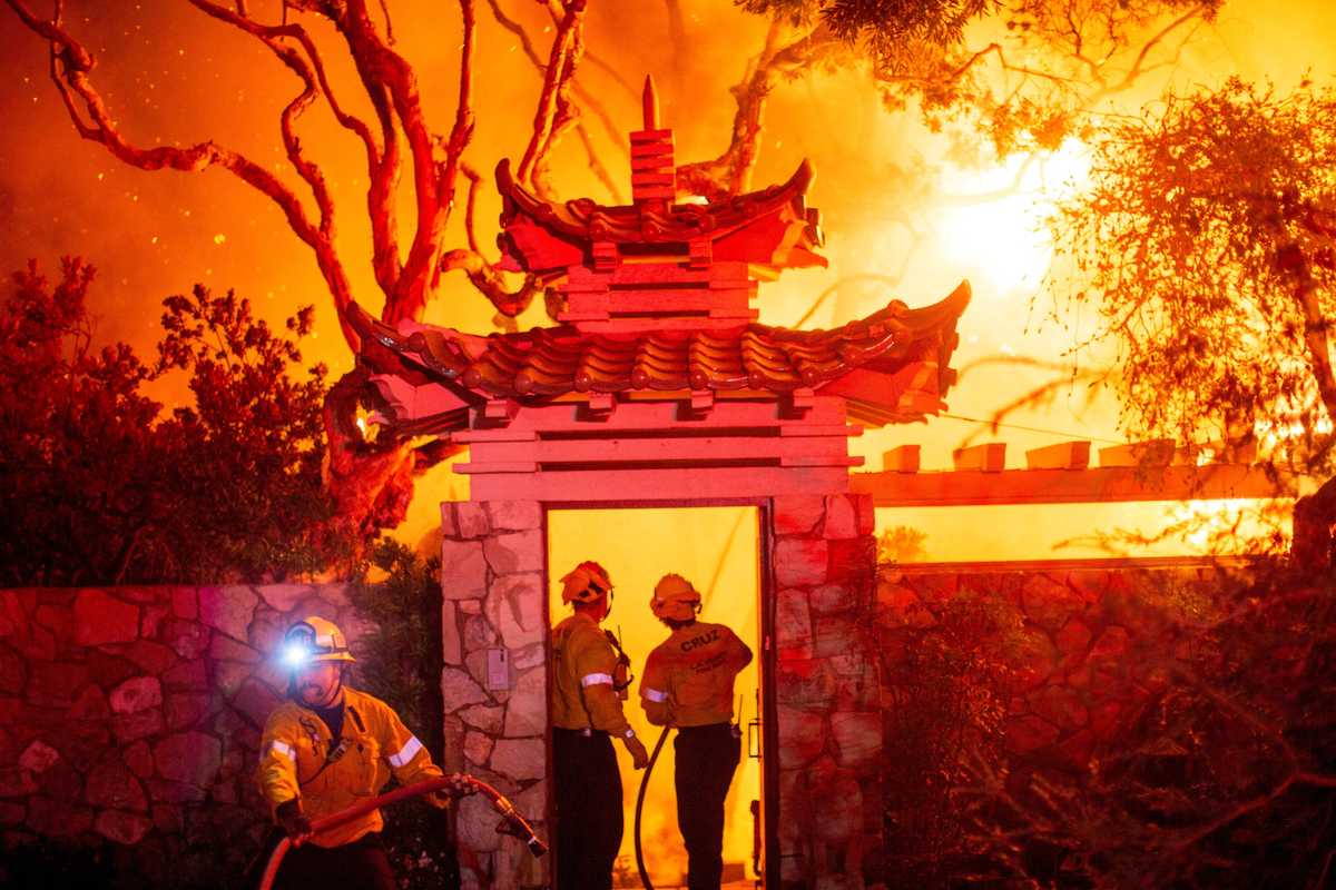 Unprecedented wildfires in US ravage Los Angeles, destroying iconic landmarks
