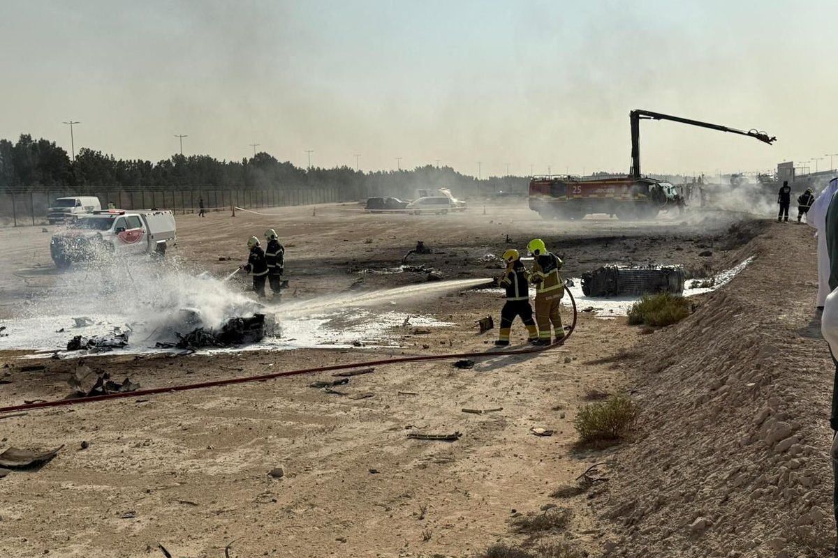 Indian Tejas fighter jet crashes at Dubai Air Show, killing pilot
