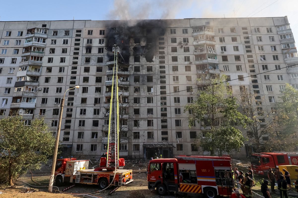 Ukraine says Russian drone barrage injures 1 in Kyiv region