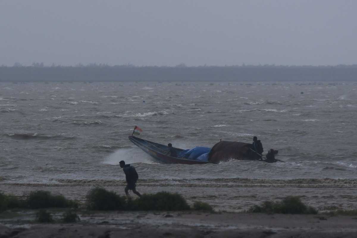 More than a million Indians flee as cyclone approaches