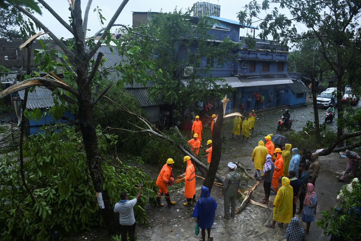 Cyclone Dana looms over India's East Coast, evacuations in full swing