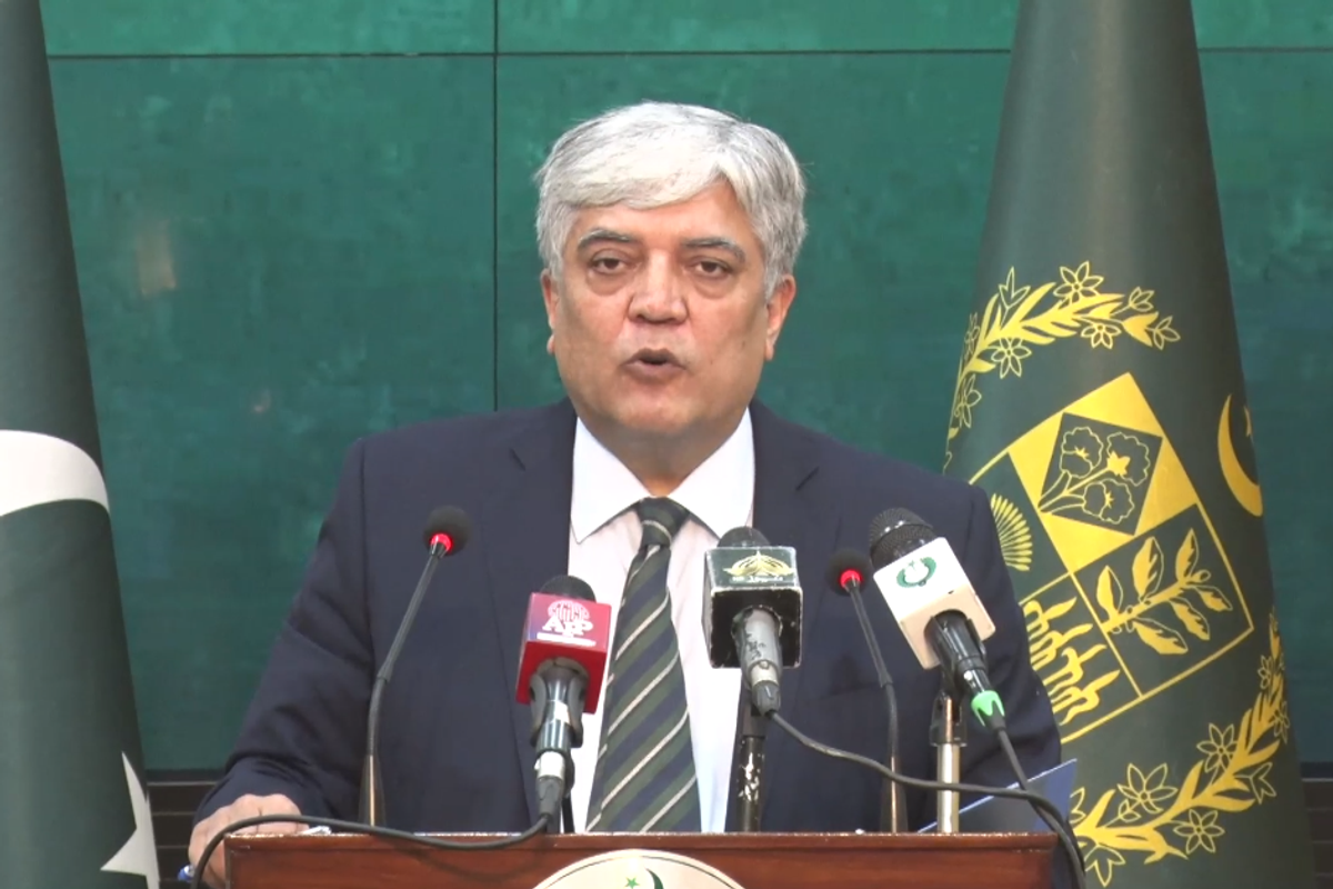 Pakistan reaffirms respect for Kabul while keeping self-defense option open