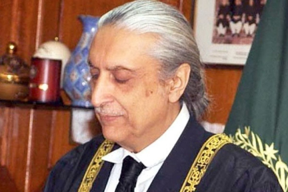 Prioritize 26th Amendment pleas over military trial’s case, urges Pakistan’s ex-top judge