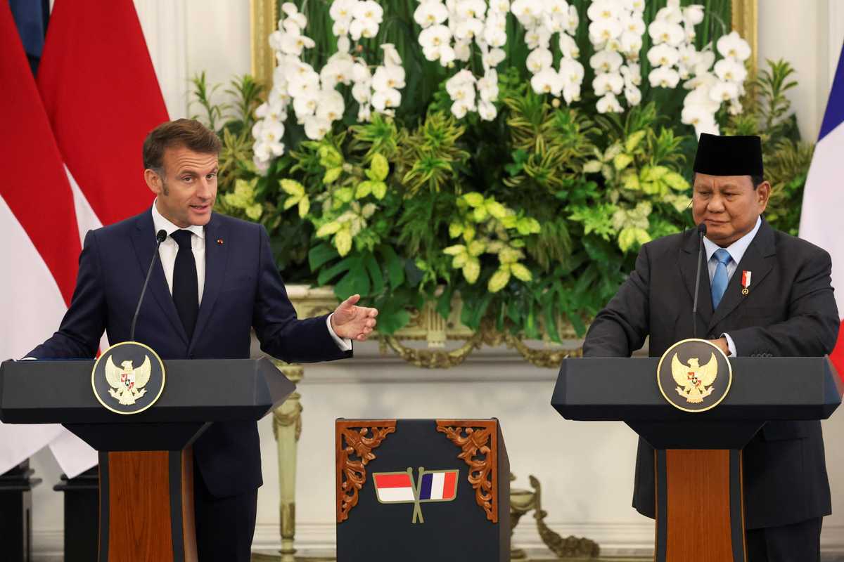 France, Indonesia call for Israeli-Palestinian progress as Macron visits