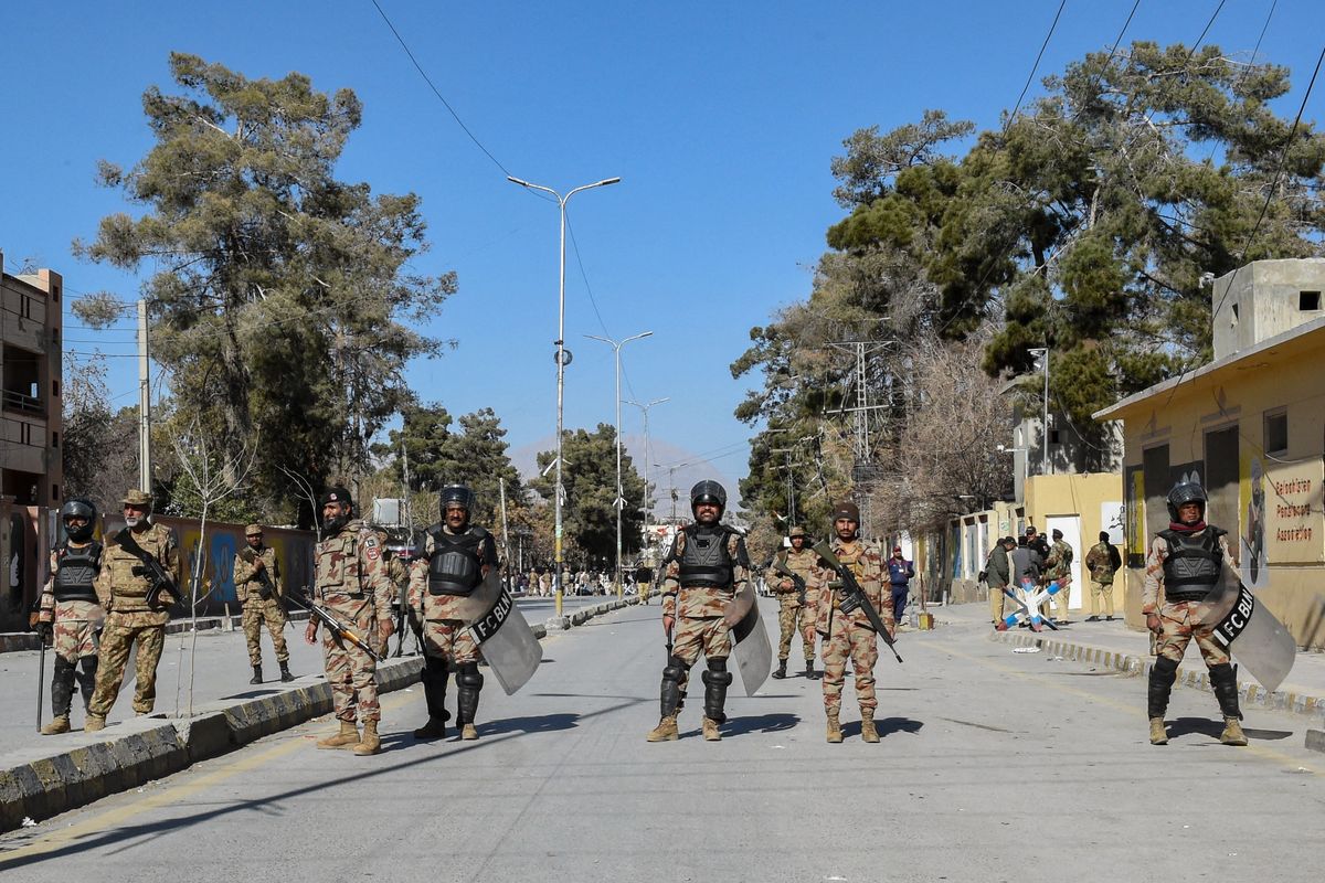 Two Pakistan soldiers killed guarding Qatari hunting trip