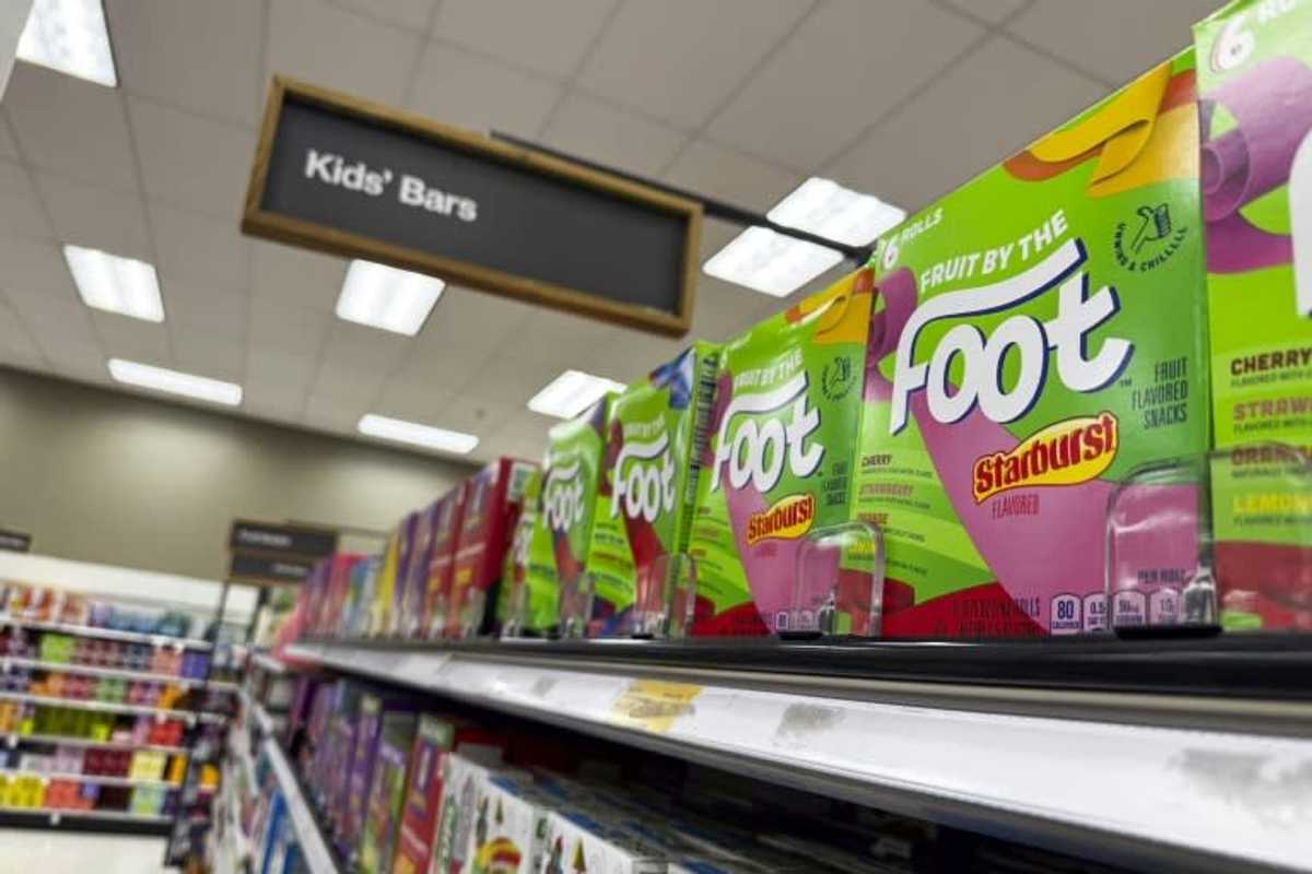 US bans red food dye over possible cancer risk: health authorities