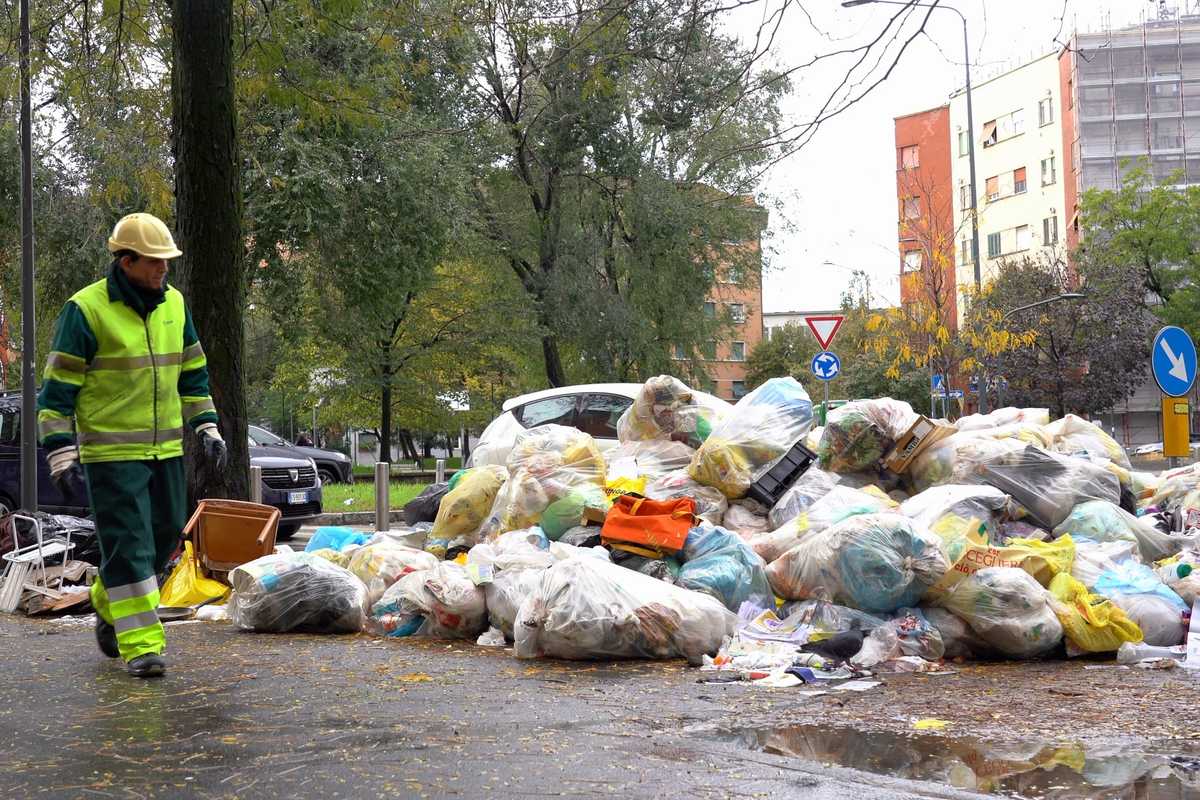 European rights court condemns Italy over toxic waste dumping by mafia