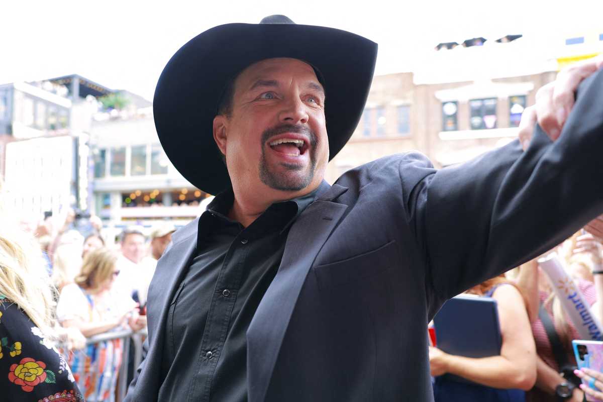 Country star Garth Brooks denies rape accusations