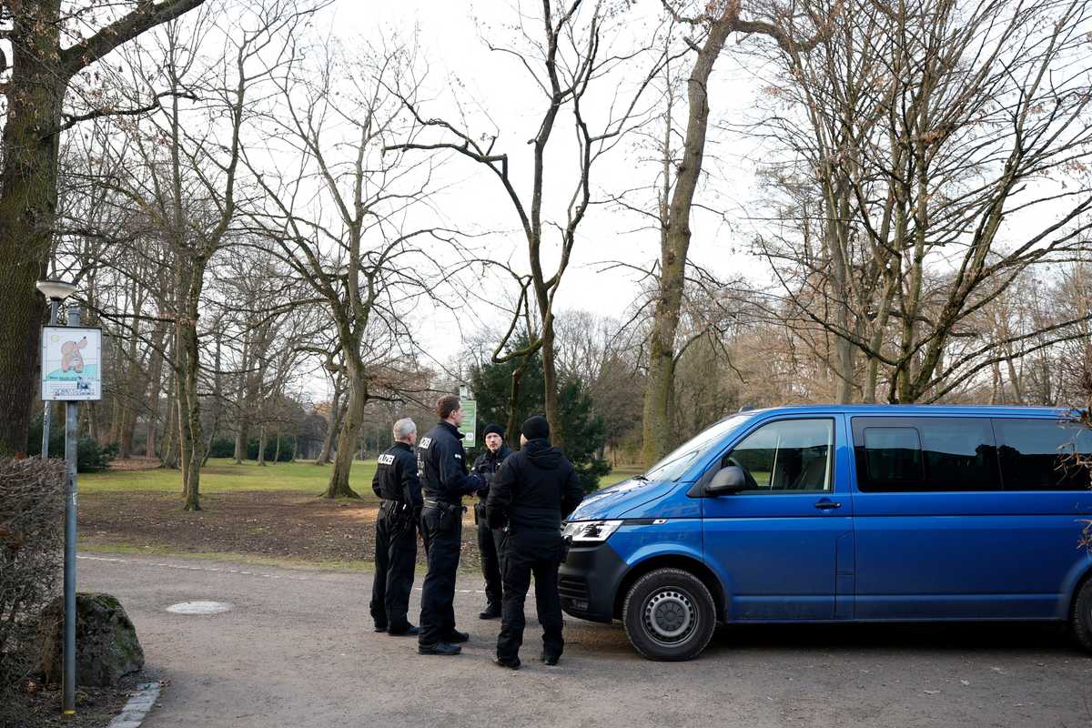 Knife attacker in Germany kills two, including child: police