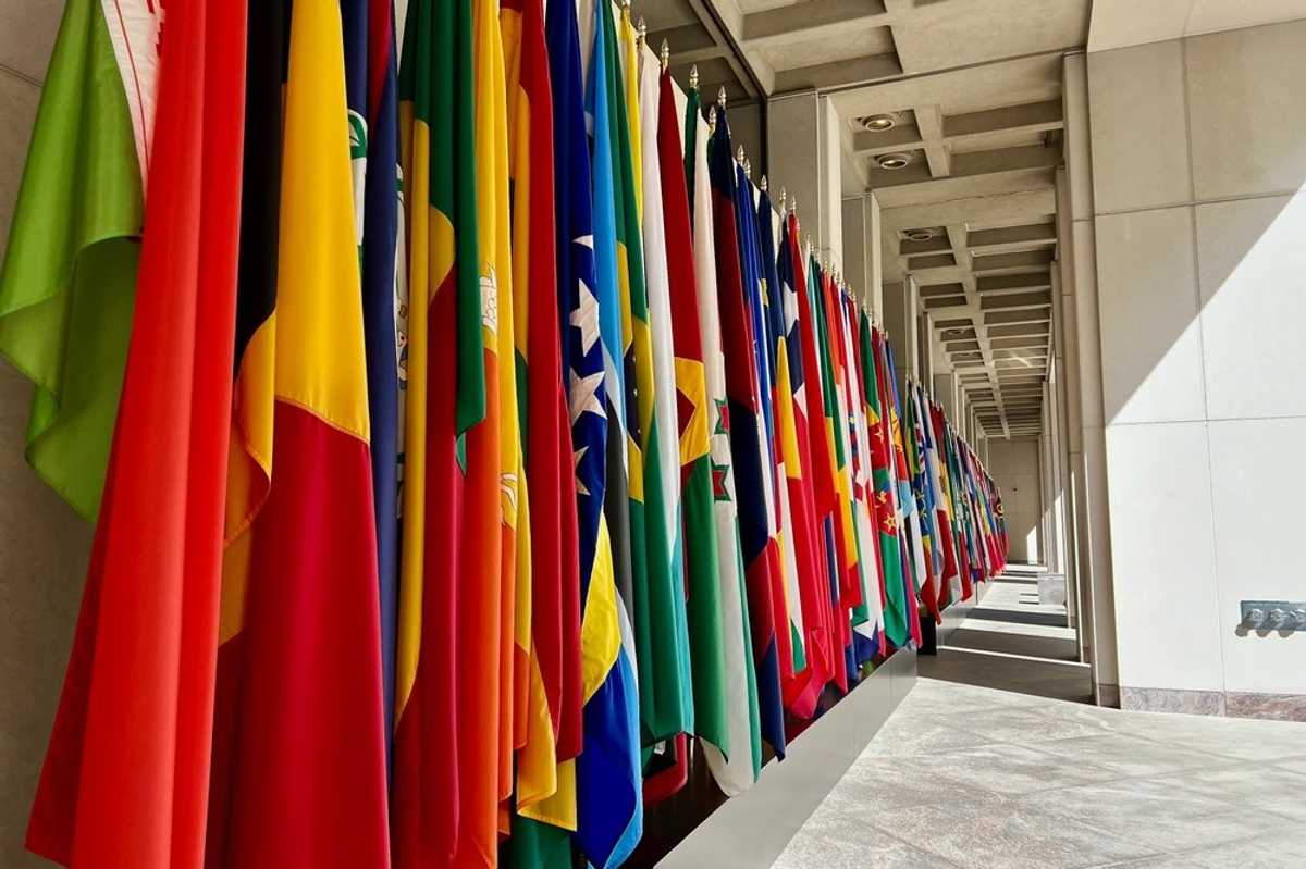 IMF forecasts global growth to stabilize at 3.2% amid challenges