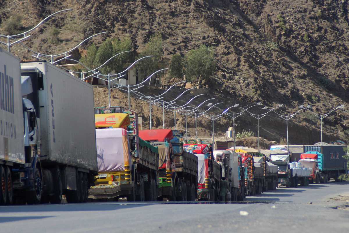 Pakistan says Afghan ceasefire holding, although border trade remains halted