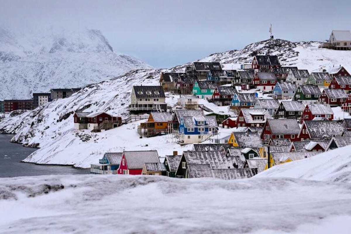 In show of support, Canada, France open consulates in Greenland