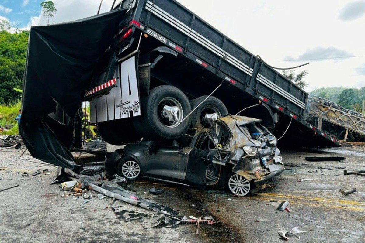 Death toll in Brazil bus crash rises to 41