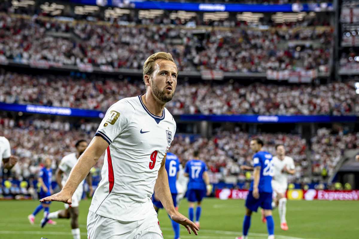 Harry Kane double fires England World Cup bid as Ronaldo's Portugal stumble