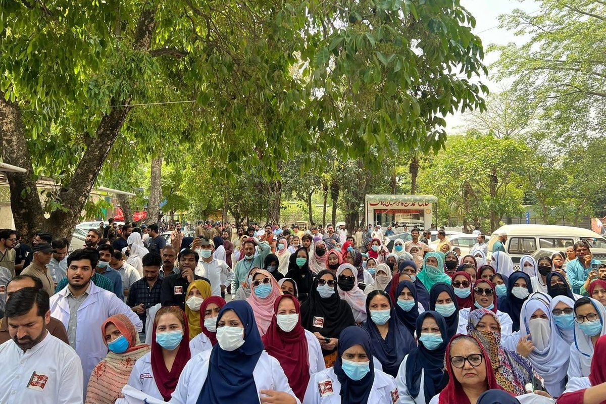 Pakistan court overturns dismissals of protesting doctors in Punjab
