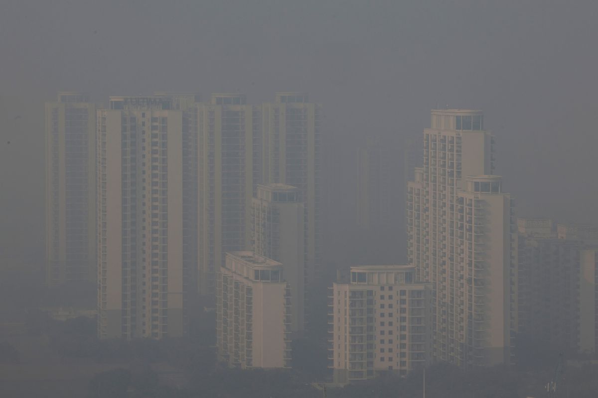 Strict vehicle restrictions ordered by court in smog-choked Delhi