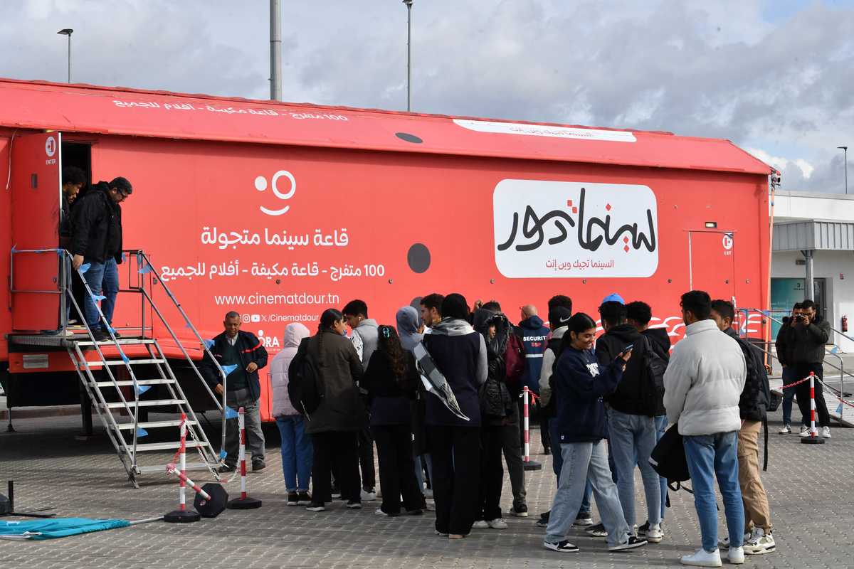 Mobile cinema brings Tunisians big screen experience