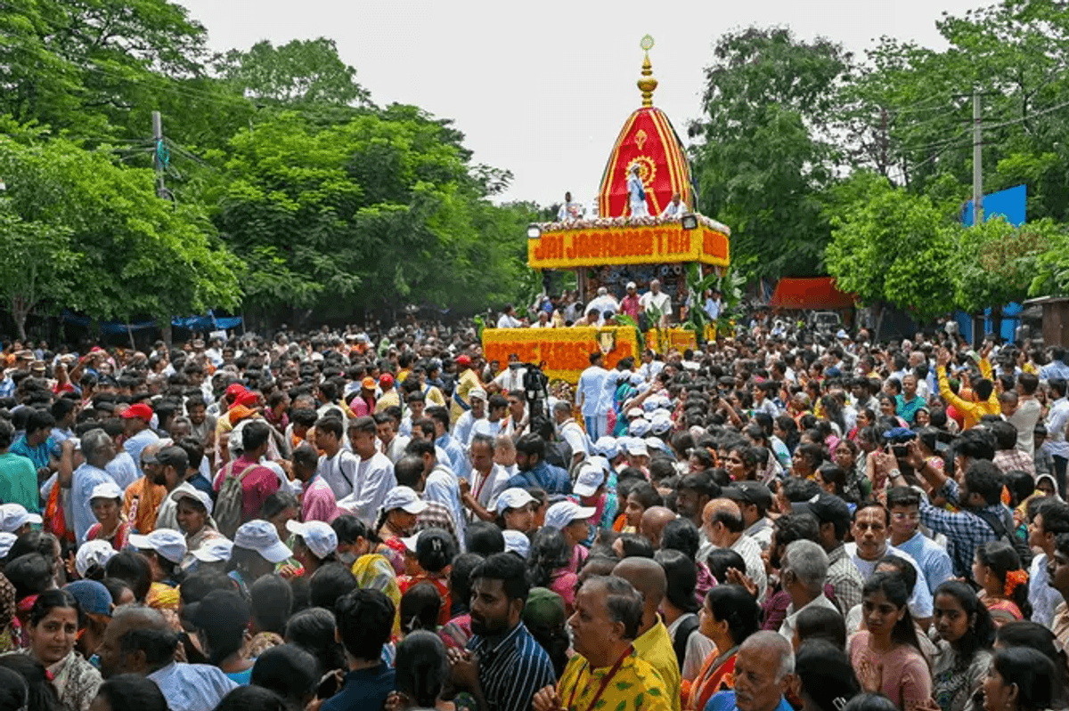 Three killed, 6 injured in stampede at Indian chariot festival