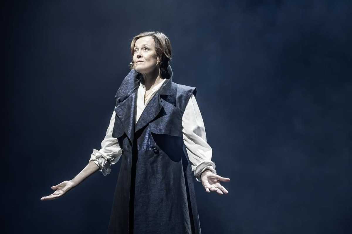 Sigourney Weaver makes West End debut in 'The Tempest'